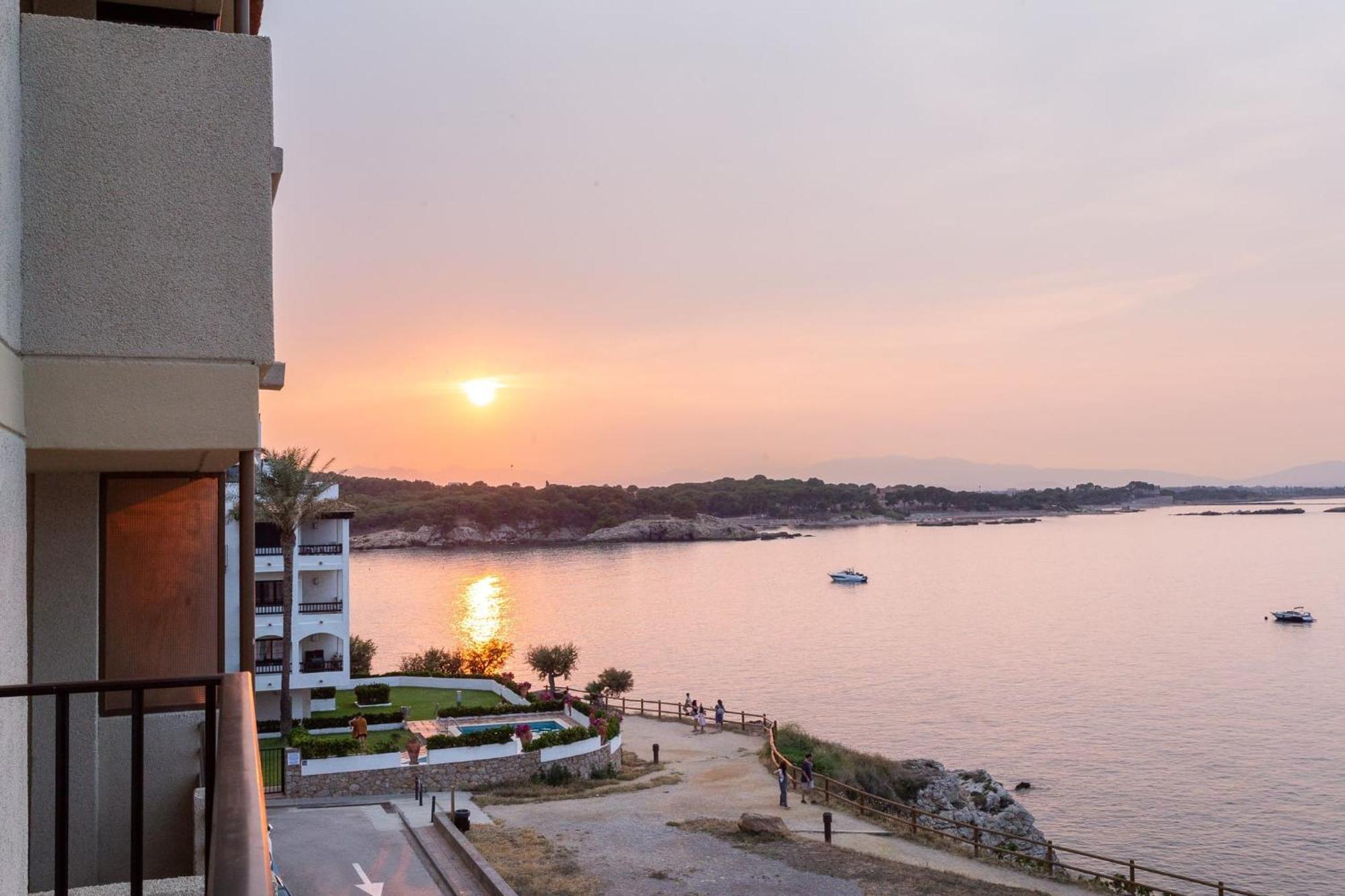 Apartamento El Capitan L' Escala Екстериор снимка